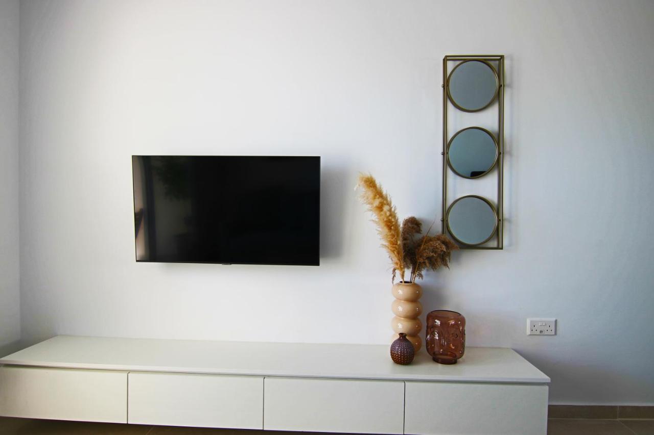 Phaedrus Living: Seaview Luxury Flat Limnaria 151 Apartamento Pafos Exterior foto